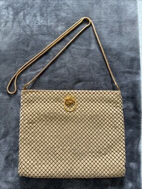 Vintage 50-60’s Delill Beige Mesh Cross Purse Handbag Hong Kong Metallic Gold